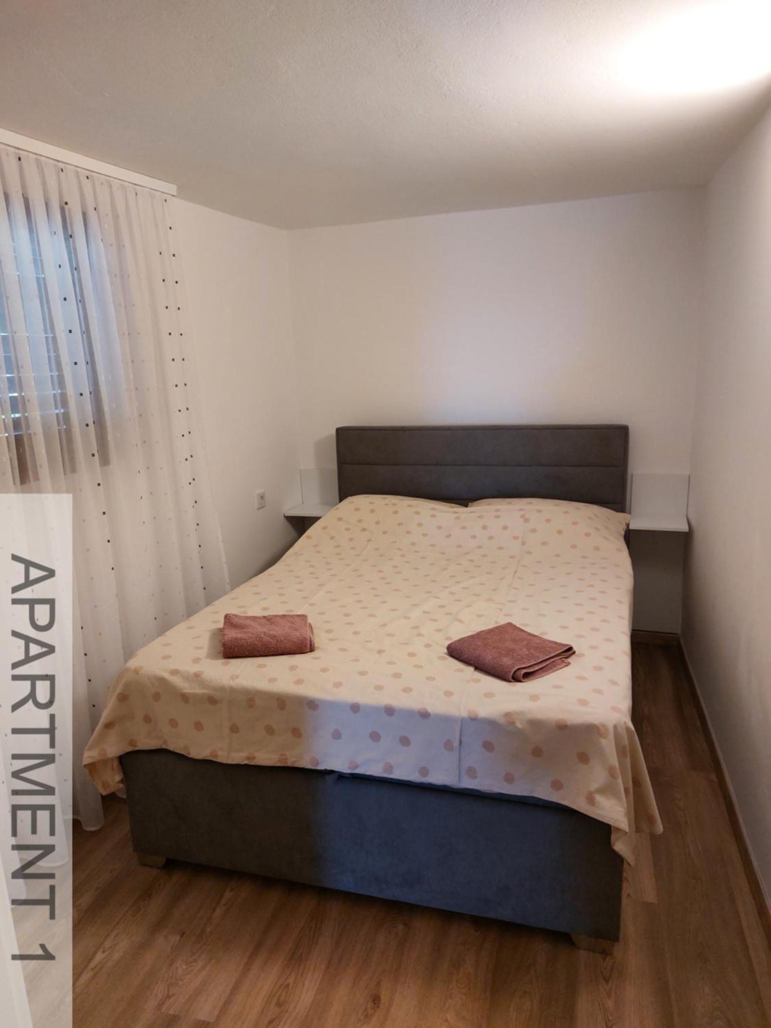 Apartmani Denis Стара Башка Екстер'єр фото